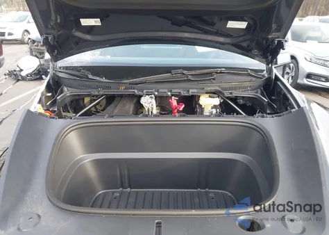 2026 Tesla Model Y Long Range Dual Motor All-Wheel Drive/Long Range Launch Series z USA, uszkodzony, nr VIN 7SAYGDEE3TA470006